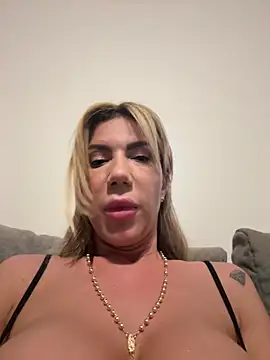Missolevelvet online show from May 7, 2026, 7:17 pm