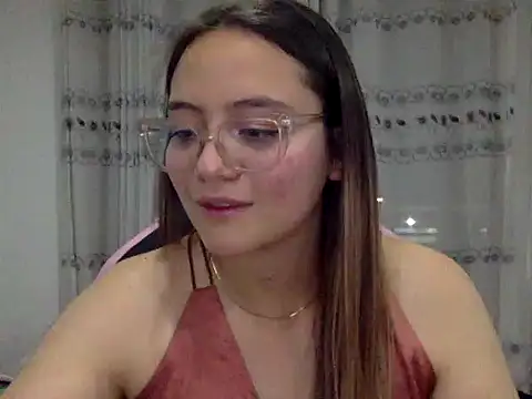 Snapshot of LOLA_R_ chatting on February 14, 2026, 12:22 am LOLA R online show from February 14, 2026, 12:22 am