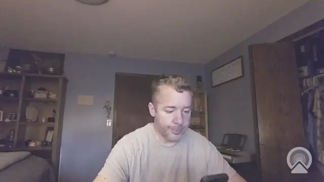 Snapshot of chrisw8140 chatting on April 1, 2026, 1:01 pm chrisw8140 online show from April 1, 2026, 1:01 pm