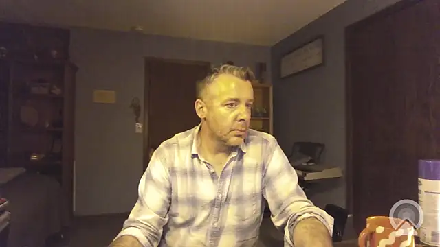 Snapshot of chrisw8140 chatting on March 26, 2026, 1:15 am chrisw8140 online show from March 26, 2026, 1:15 am