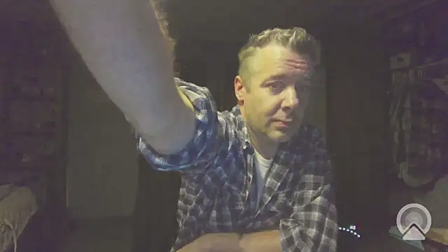 Snapshot of chrisw8140 chatting on April 8, 2026, 3:19 am chrisw8140 online show from April 8, 2026, 3:19 am