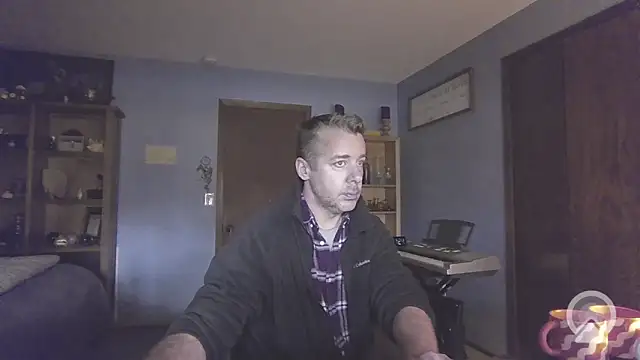 Snapshot of chrisw8140 chatting on April 1, 2026, 4:26 pm chrisw8140 online show from April 1, 2026, 4:26 pm