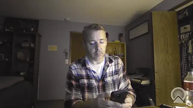 Snapshot of chrisw8140 chatting on March 24, 2026, 5:18 am chrisw8140 online show from March 24, 2026, 5:18 am