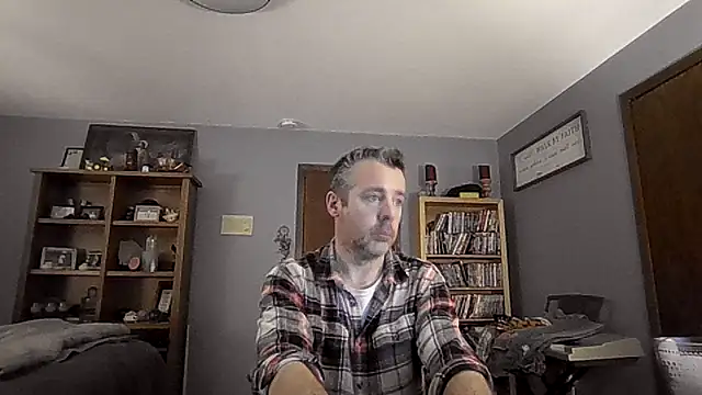 Snapshot of chrisw8140 chatting on March 4, 2026, 12:51 am chrisw8140 online show from March 4, 2026, 12:51 am