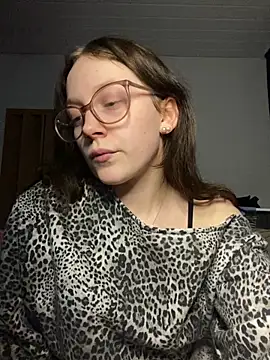 YoungLisaa18 online show from February 9, 2026, 7:45 pm