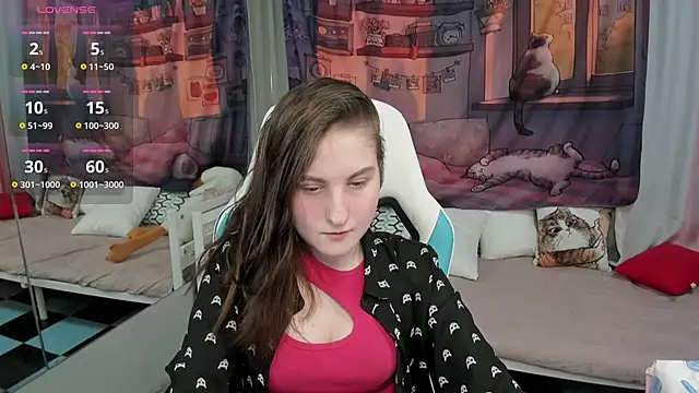 Snapshot of KiraDuvall chatting on February 26, 2026, 5:35 pm KiraDuvall online show from February 26, 2026, 5:35 pm