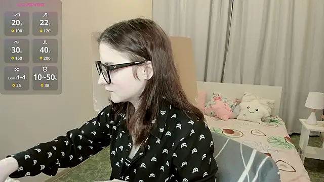 Snapshot of KiraDuvall chatting on February 6, 2026, 4:58 pm KiraDuvall online show from February 6, 2026, 4:58 pm