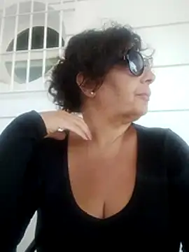 anaisytu online show from May 19, 2026, 7:04 am
