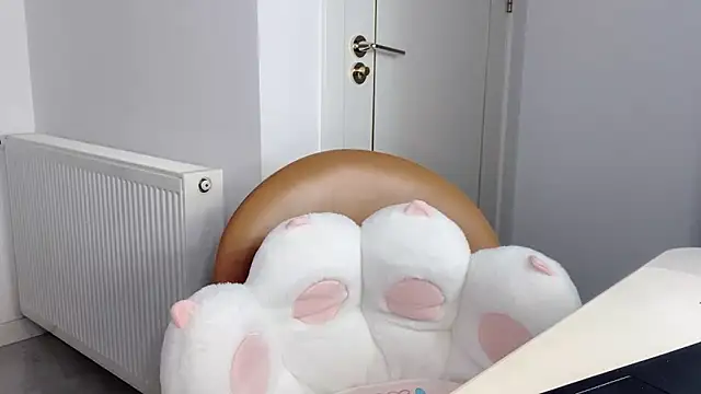 Snapshot of X-9958 chatting on February 24, 2026, 12:39 pm X-9958 online show from February 24, 2026, 12:39 pm