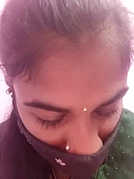 Snapshot of Tamil_Hot_RoyalQueen chatting on May 20, 2026, 11:07 am Tamil Hot RoyalQueen online show from May 20, 2026, 11:07 am