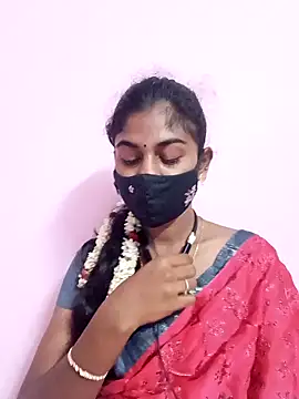 Snapshot of Tamil_Hot_RoyalQueen chatting on April 30, 2026, 11:09 pm Tamil Hot RoyalQueen online show from April 30, 2026, 11:09 pm
