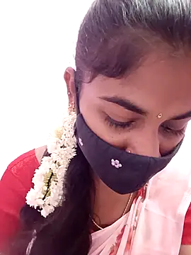Snapshot of Tamil_Hot_RoyalQueen chatting on May 7, 2026, 12:26 am Tamil Hot RoyalQueen online show from May 7, 2026, 12:26 am
