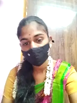 Snapshot of Tamil_Hot_RoyalQueen chatting on April 28, 2026, 2:27 am Tamil Hot RoyalQueen online show from April 28, 2026, 2:27 am