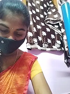 Snapshot of Tamil_Hot_RoyalQueen chatting on April 18, 2026, 3:14 pm Tamil Hot RoyalQueen online show from April 18, 2026, 3:14 pm