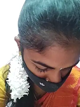 Snapshot of Tamil_Hot_RoyalQueen chatting on April 19, 2026, 2:23 am Tamil Hot RoyalQueen online show from April 19, 2026, 2:23 am