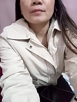 Snapshot of Phoebe-e chatting on January 14, 2026, 11:14 am Phoebe-e online show from January 14, 2026, 11:14 am