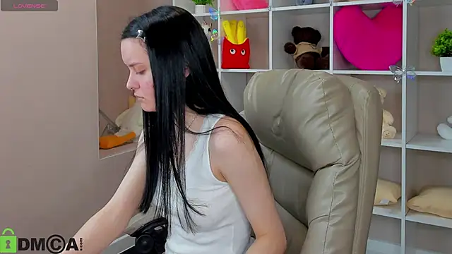 Snapshot of Kessi_Millisis chatting on February 3, 2026, 3:04 am Kessi Millisis online show from February 3, 2026, 3:04 am