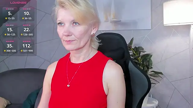 Snapshot of Julie_Lucas chatting on June 22, 2026, 11:57 pm Julie Lucas online show from June 22, 2026, 11:57 pm