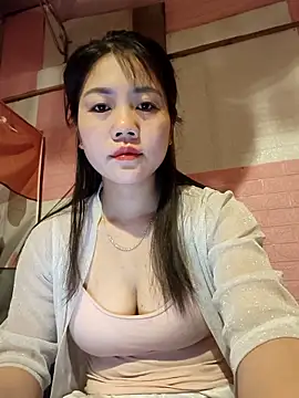 Ngocmai lazdy online show from February 6, 2026, 9:11 pm