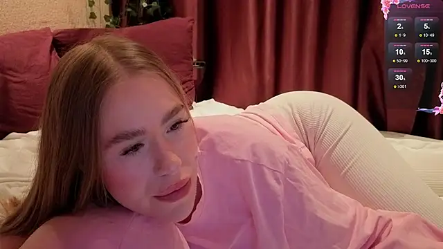 Snapshot of SunshineG1RL chatting on January 14, 2026, 2:31 pm SunshineG1RL online show from January 14, 2026, 2:31 pm