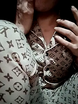 Snapshot of natra0033 chatting on January 15, 2026, 3:04 pm natra0033 online show from January 15, 2026, 3:04 pm