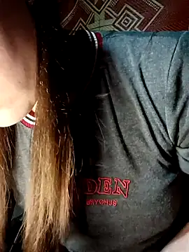 Snapshot of natra0033 chatting on February 20, 2026, 1:35 pm natra0033 online show from February 20, 2026, 1:35 pm