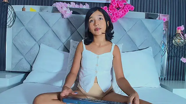 Snapshot of Real_virgin_Pussy chatting on April 27, 2026, 7:56 pm Real virgin Pussy online show from April 27, 2026, 7:56 pm