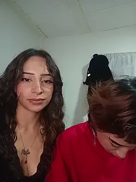 AlexxaAndRileyy online show from May 15, 2026, 3:37 am
