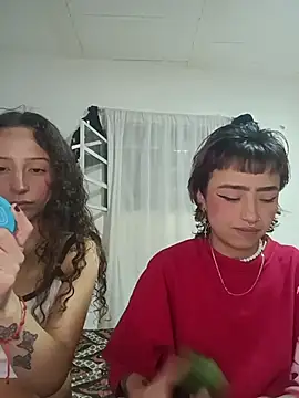 AlexxaAndRileyy online show from May 14, 2026, 3:47 am
