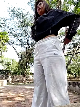 ThamaraGen  online show from February 26, 2026, 1:55 pm