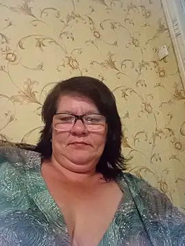 Snapshot of NysiOlsen chatting on June 17, 2026, 4:28 pm NysiOlsen online show from June 17, 2026, 4:28 pm