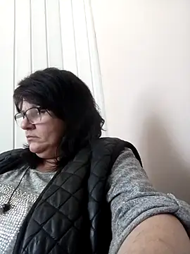 Snapshot of NysiOlsen chatting on January 13, 2026, 10:30 am NysiOlsen online show from January 13, 2026, 10:30 am