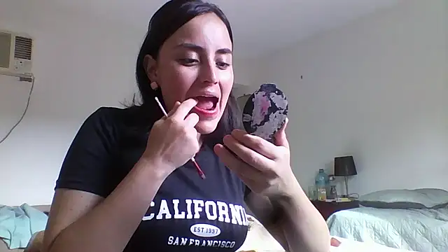 Snapshot of KIMII-JN chatting on February 8, 2026, 10:29 pm KIMII-JN online show from February 8, 2026, 10:29 pm