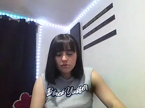 Snapshot of KIMII-JN chatting on January 15, 2026, 9:29 pm KIMII-JN online show from January 15, 2026, 9:29 pm