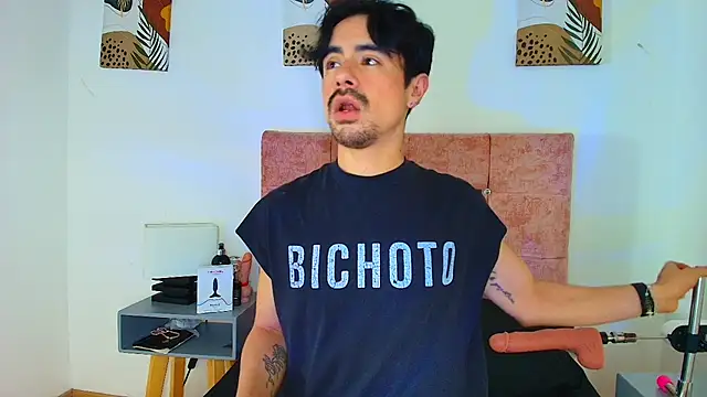 Ethan Briggs  online show from February 12, 2026, 3:39 am