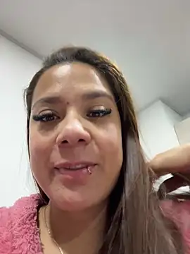 Snapshot of Pretty__Milf chatting on March 16, 2026, 9:35 am Pretty Milf online show from March 16, 2026, 9:35 am