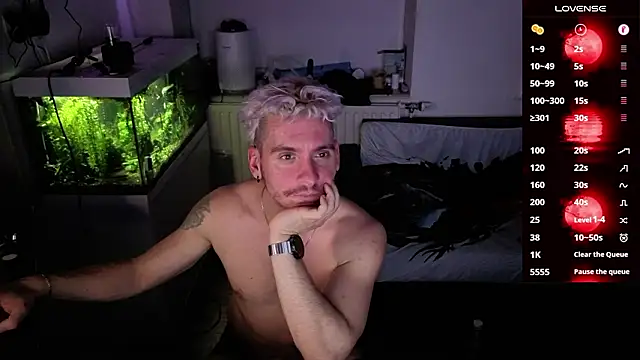 Rayzel White online show from March 15, 2026, 11:01 pm