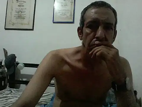 Snapshot of guevo14cm3 chatting on May 5, 2026, 1:30 am guevo14cm3 online show from May 5, 2026, 1:30 am