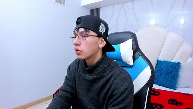 Snapshot of Alexander_Collinss chatting on January 18, 2026, 7:28 pm Alexander Collinss online show from January 18, 2026, 7:28 pm