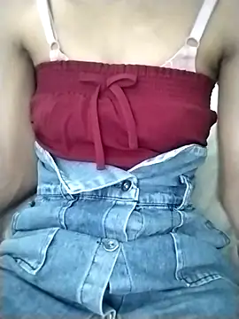 Snapshot of Lisa_xx2 chatting on February 22, 2026, 12:07 pm Lisa xx2 online show from February 22, 2026, 12:07 pm