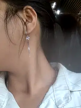 Snapshot of miumiu_sexy2x chatting on February 16, 2026, 1:04 am miumiu sexy2x online show from February 16, 2026, 1:04 am