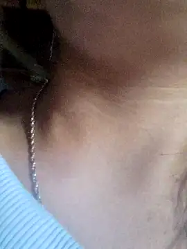 Snapshot of miumiu_sexy2x chatting on February 18, 2026, 12:52 am miumiu sexy2x online show from February 18, 2026, 12:52 am