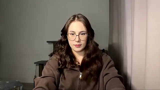 Snapshot of JanelleCourville chatting on February 17, 2026, 4:15 pm JanelleCourville online show from February 17, 2026, 4:15 pm