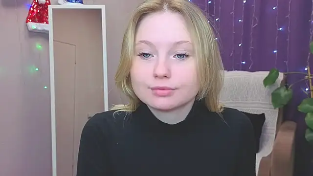 Snapshot of Sweet_M1la chatting on January 17, 2026, 11:03 am Sweet M1la online show from January 17, 2026, 11:03 am