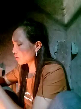 Snapshot of Diana-02 chatting on March 18, 2026, 11:48 pm Diana-02 online show from March 18, 2026, 11:48 pm