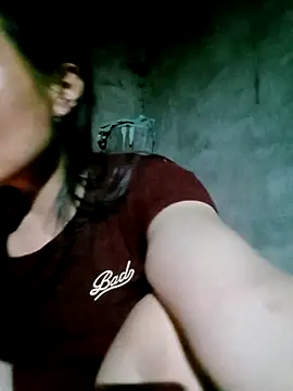 Snapshot of Diana-02 chatting on April 1, 2026, 2:36 pm Diana-02 online show from April 1, 2026, 2:36 pm