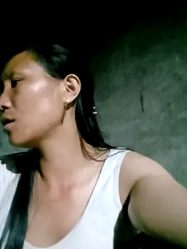 Snapshot of Diana-02 chatting on March 27, 2026, 11:33 am Diana-02 online show from March 27, 2026, 11:33 am