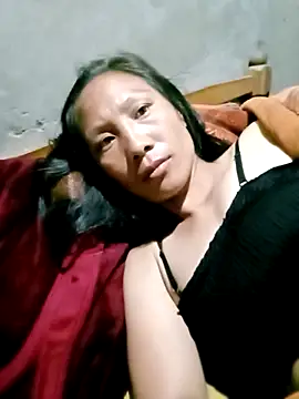 Snapshot of Diana-02 chatting on March 4, 2026, 10:39 pm Diana-02 online show from March 4, 2026, 10:39 pm