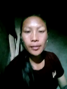 Snapshot of Diana-02 chatting on April 2, 2026, 11:28 am Diana-02 online show from April 2, 2026, 11:28 am