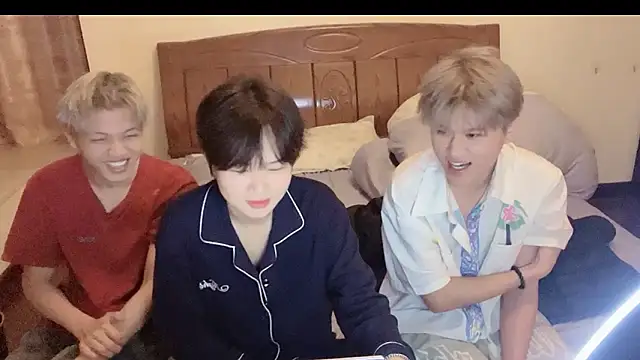 Snapshot of nczijian chatting on January 14, 2026, 1:37 pm nczijian online show from January 14, 2026, 1:37 pm